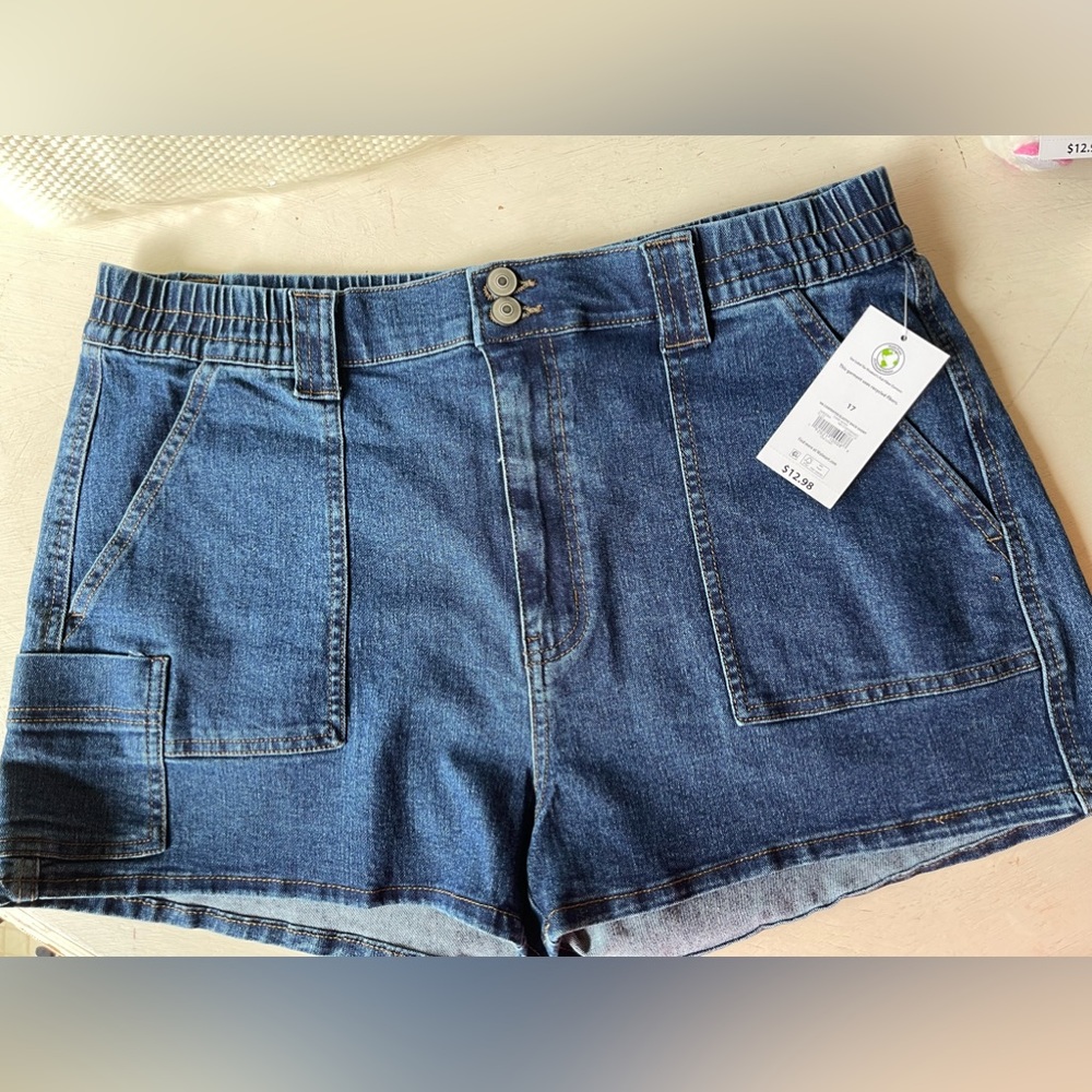 Women’s No Boundaries Jean Shorts